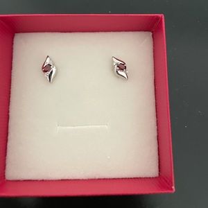 Brand new 14k white gold garnet earrings